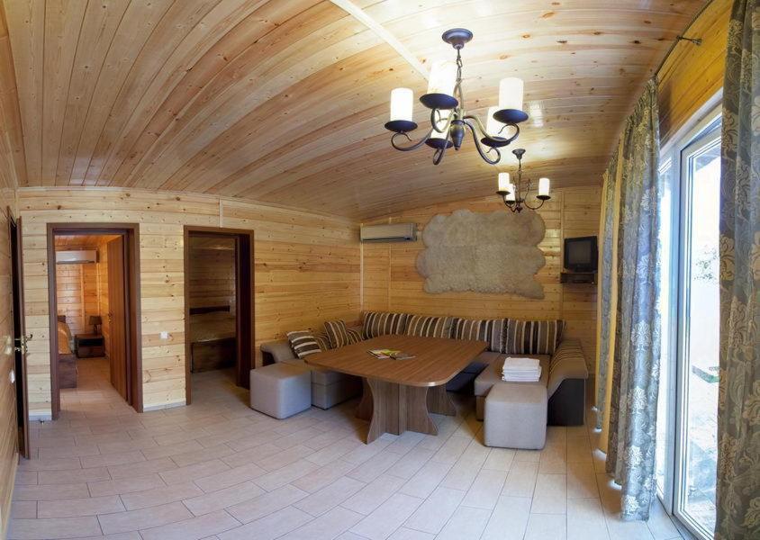 Marco Polo Hotel Ulʼyanovka Oda fotoğraf